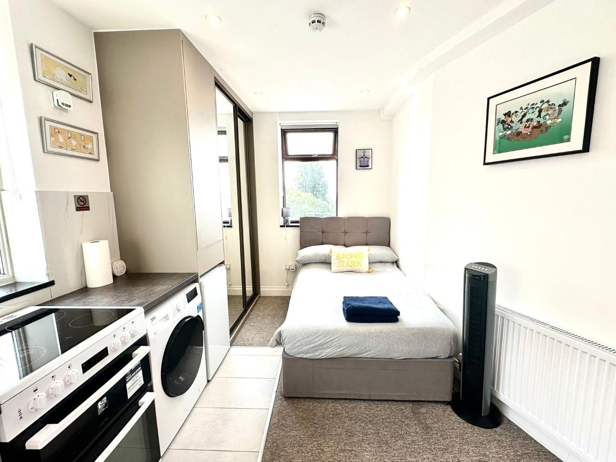 Unique Modern, Private Apartment,15 Mins To Central London Hendon Eksteriør billede
