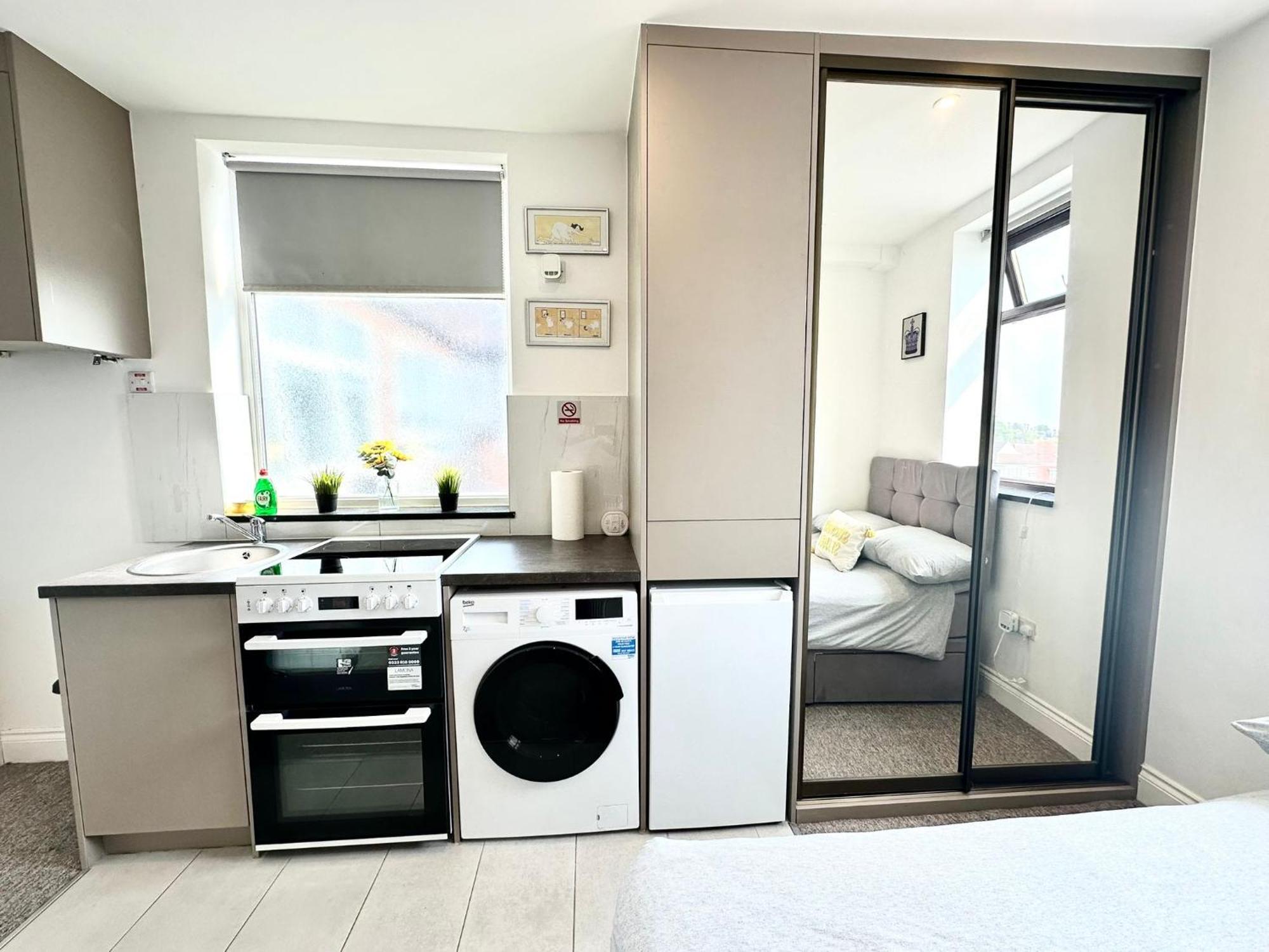 Unique Modern, Private Apartment,15 Mins To Central London Hendon Eksteriør billede