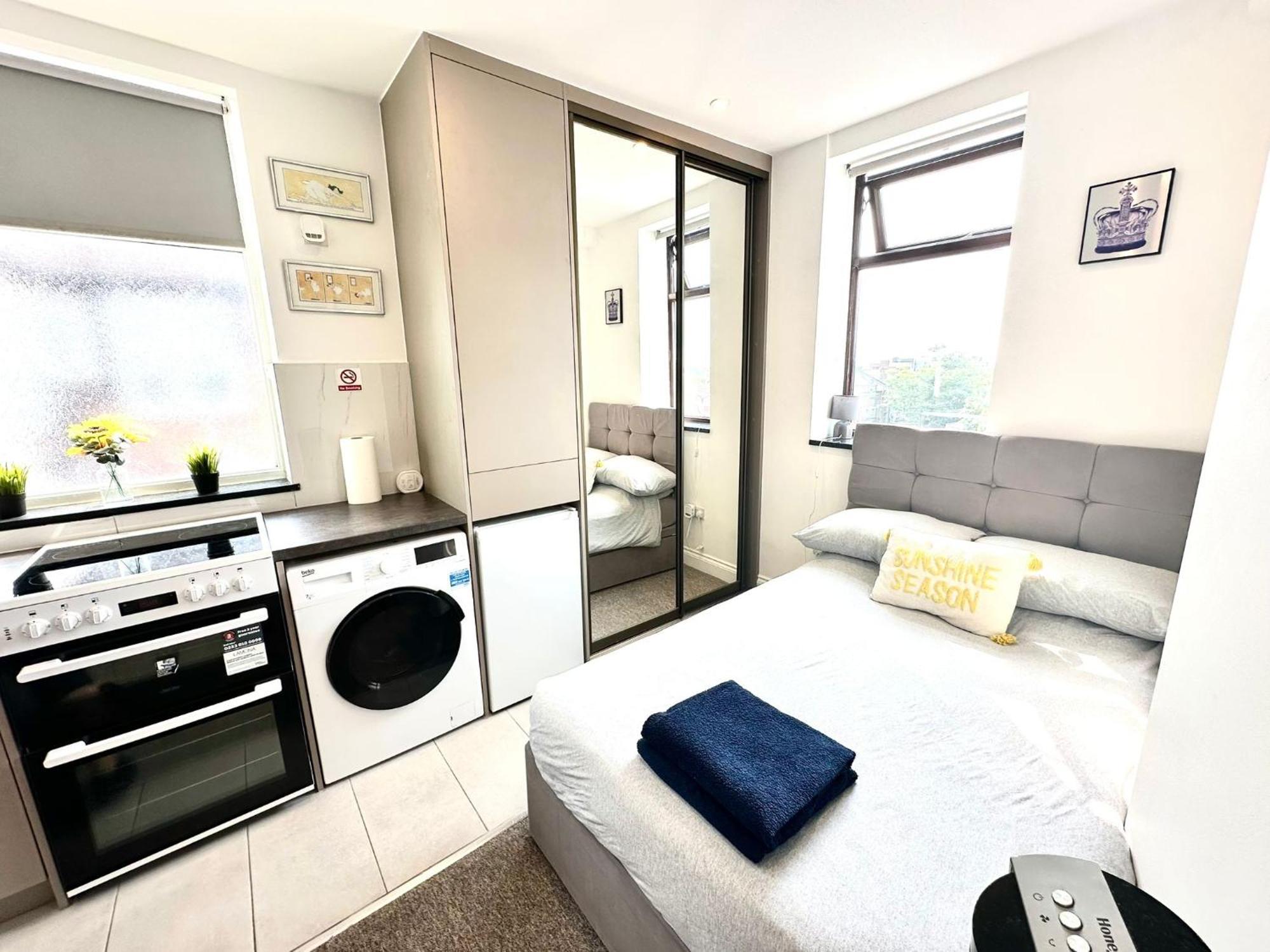Unique Modern, Private Apartment,15 Mins To Central London Hendon Eksteriør billede