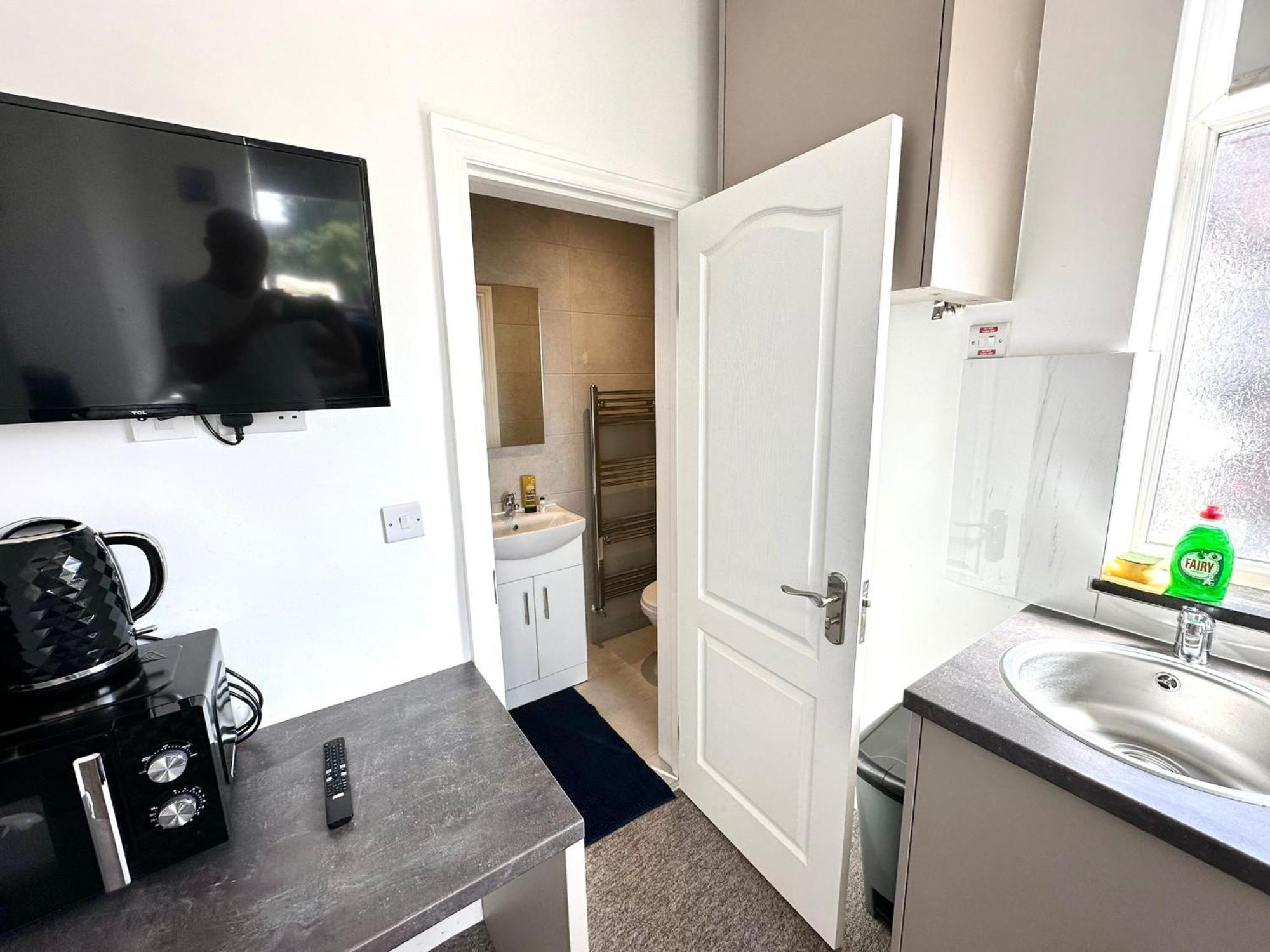 Unique Modern, Private Apartment,15 Mins To Central London Hendon Eksteriør billede
